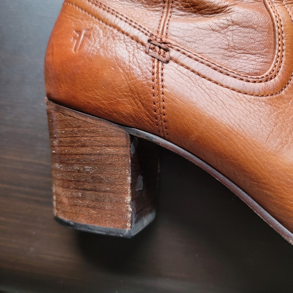 Frye Stella Zip Short Cognac Leather Ankle Booties with Block Heel Sz 8.5 - Picture 9 of 16